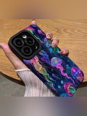 iphone 12 Jellyfish case NWT